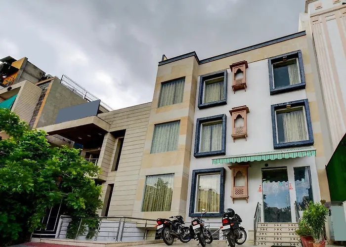 Oyo Flagship Hotel Taurus Jaipur